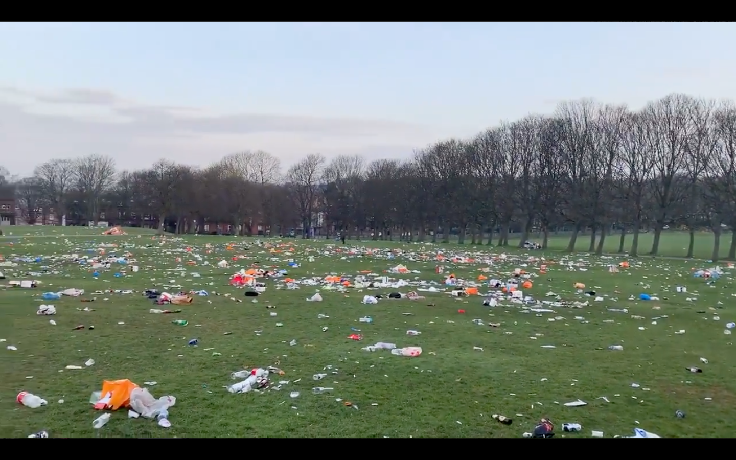 UK parks rubbish tips as crowds take advantage of hot weather